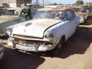 1956 Ford Fairlane Club sdn (#56FO5959C)