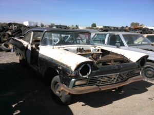 1957 Ford Fairlane 2dr sdn (57FO9530C)