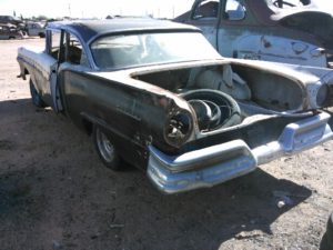 1957 Ford Fairlane 2dr sdn (57FO9530C)